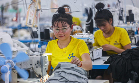 Bộ Nội vụ đề xuất tăng lương tối thiểu 7,2% từ năm 2026