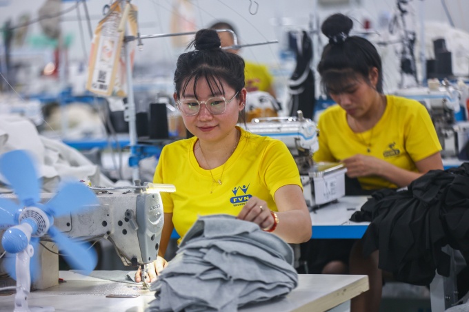 Bộ Nội vụ đề xuất tăng lương tối thiểu 7,2% từ năm 2026