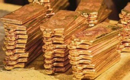 Vàng thế giới lập kỷ lục mới, vượt mốc 3,950 USD/oz
