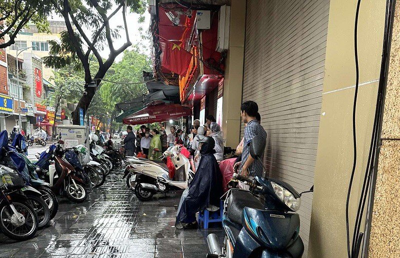 Giá vàng chiều 7/10: Tăng chóng mặt, loạt tiệm vàng có động thái mới khiến nhiều người quay xe