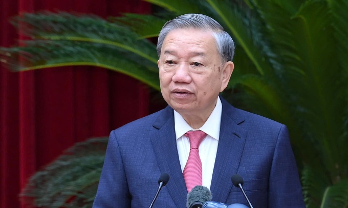 Tổng Bí thư: Trọng dụng người có thực tài vào Trung ương khóa 14