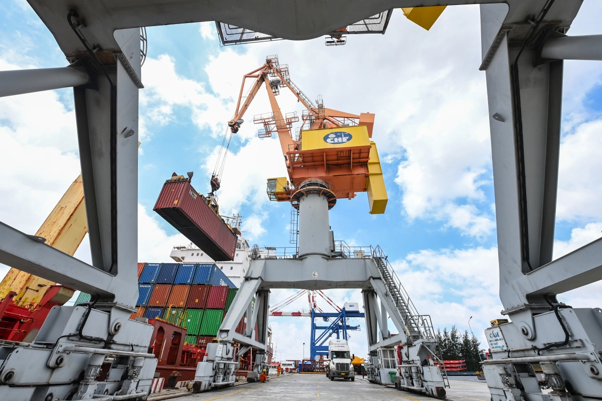 Xuất nhập khẩu vượt 680 tỷ USD sau 9 tháng