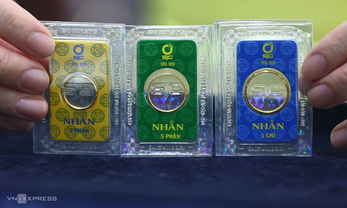 Từ hôm nay, mua bán vàng trên 20 triệu phải chuyển khoản