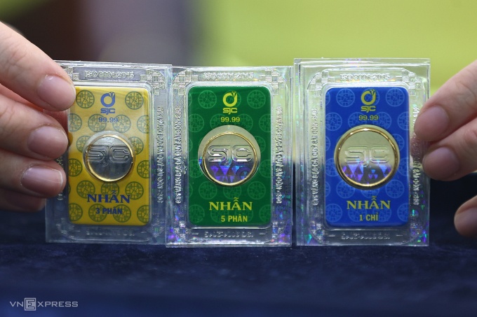 Từ hôm nay, mua bán vàng trên 20 triệu phải chuyển khoản