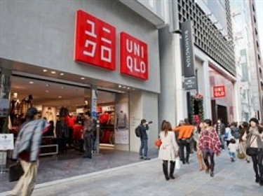 Bất chấp thuế quan, công ty mẹ Uniqlo vẫn lãi kỷ lục