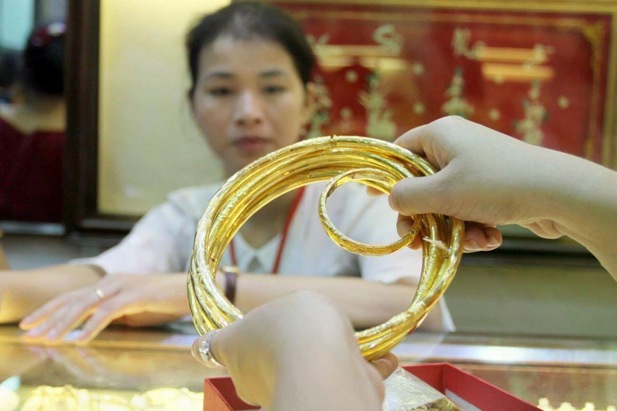Hôm nay mua bán vàng theo quy định mới