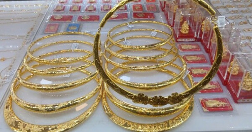 Ngân hàng thương mại nói gì về nhập khẩu và sản xuất vàng?