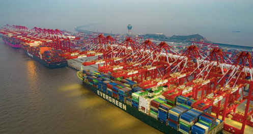 Tổng thống Mỹ Trump dịu giọng sau khi dọa áp thuế 100% với Trung Quốc