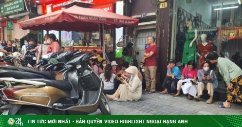 Giá vàng chiều 13/10: Tăng vượt mốc 144 triệu đồng/lượng, loạt tiệm vàng có động thái mới, nhiều người “ăn vạ” không muốn về