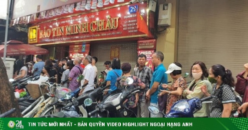 Giá vàng chiều 15/10: Tăng nóng từng giờ, tiệm vàng có động thái lạ, chợ đen hét giá “trên trời”