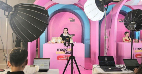 Livestream bán hàng ngày càng bấp bênh