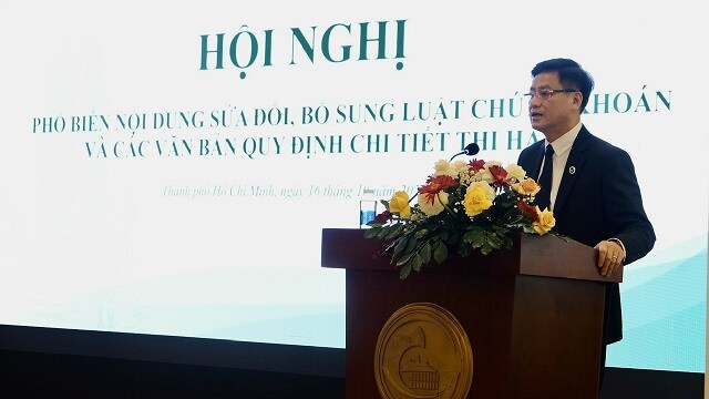 Điều chỉnh khung pháp lý chào bán chứng khoán theo hướng vừa nới lỏng, vừa siết chặt
