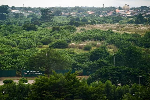 Người giàu nhất Philippines gây tranh cãi vì thổi giá đất lên 25,000%