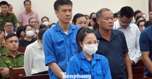 14 cựu cán bộ Hải quan Hải Phòng lĩnh án vì 'tiếp tay' cho buôn lậu