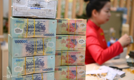 Tiền gửi dân cư đạt kỷ lục gần 7,75 triệu tỷ
