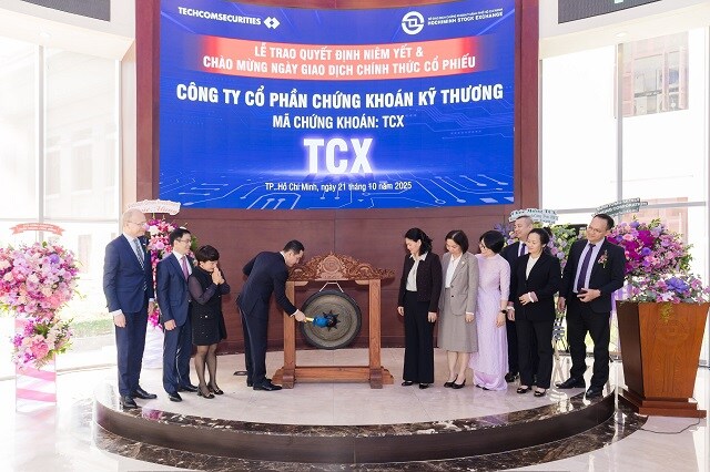 Niêm yết và chính thức giao dịch hơn 2.31 tỷ cổ phiếu chứng khoán TCBS (TCX) ngày 21/10