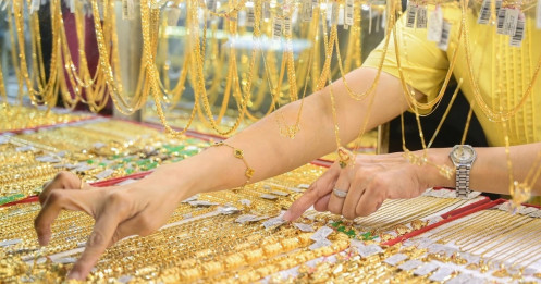 Giá vàng bật tăng mạnh