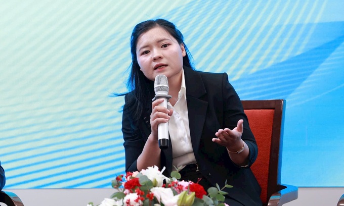 Chuyên gia: Mua vàng giá cao lúc này như 'cầm hòn than nóng'