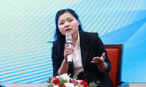 Chuyên gia: Mua vàng giá cao lúc này như 'cầm hòn than nóng'