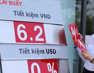 Từ tiền gửi kỷ lục của người dân, thấy gì về lãi suất ngân hàng?