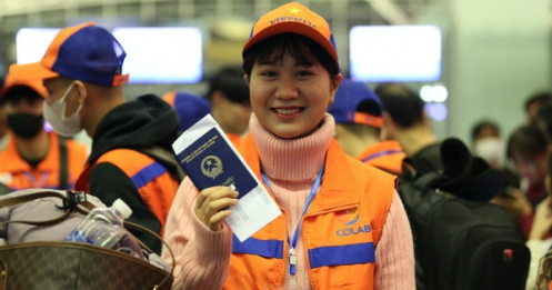 Hơn 155.000 lao động Việt "đổi đời", mang về 17.000 tỉ đồng kiều hối mỗi năm