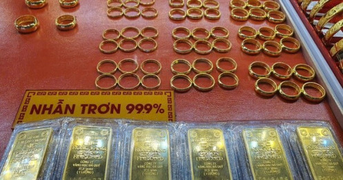 Tối 22-10, giá vàng liên tục giảm rất nhanh