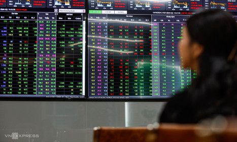 Thanh khoản thị trường xuống thấp