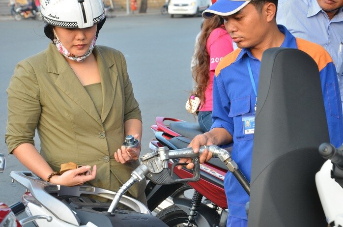 Giá xăng dầu đồng loạt giảm, dầu diesel rẻ hơn 538 đồng/lít