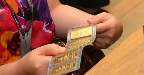 Giá vàng hôm nay 24-10: Bật tăng, nhà đầu tư tranh thủ "săn" giá rẻ