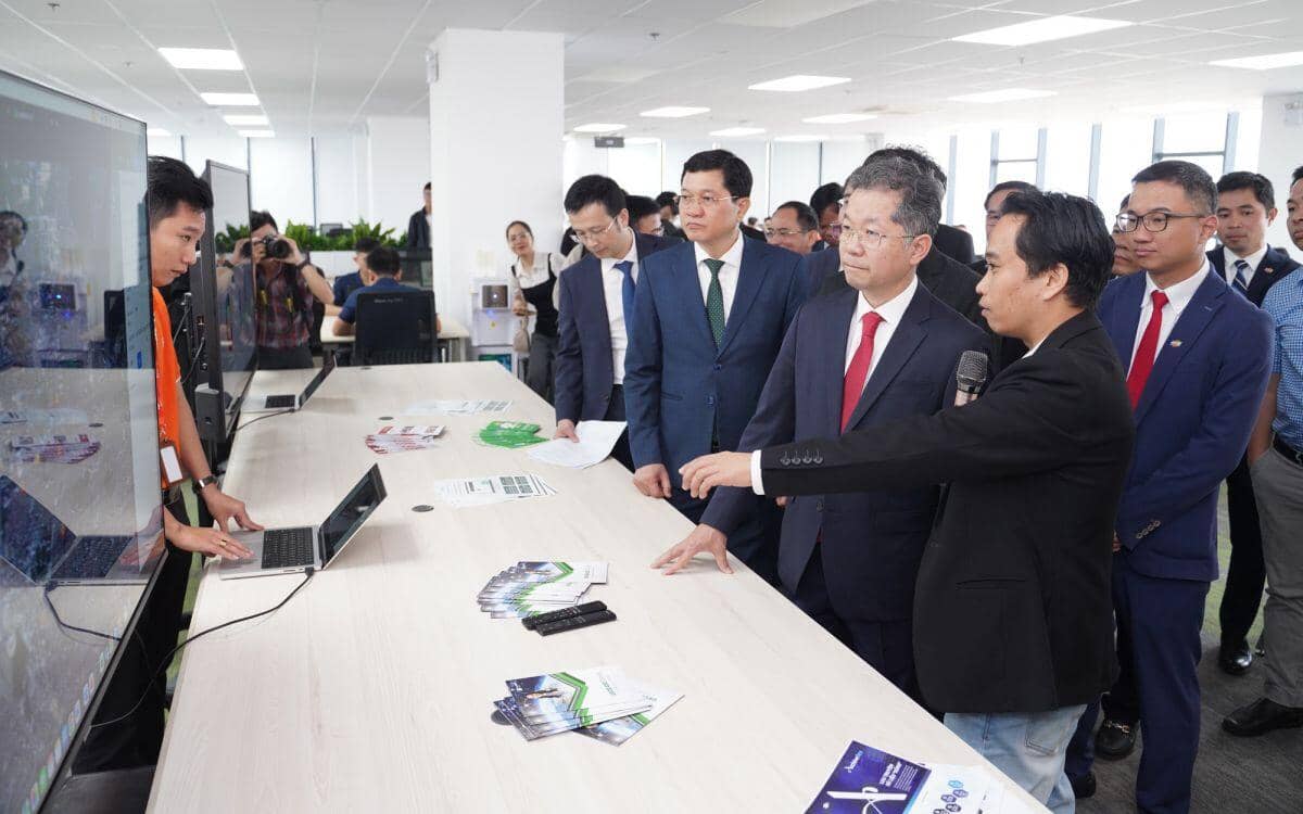 FPT của ông Trương Gia Bình mỗi ngày thu 4,5 tỉ đồng tiền lãi ngân hàng