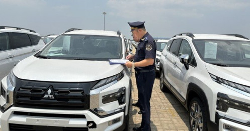 Thị trường ô tô ế ẩm, vì sao lượng xe nhập khẩu vẫn tăng mạnh?