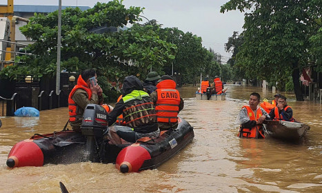 Chính phủ hỗ trợ Huế hai tấn lương khô và 150 tỷ đồng