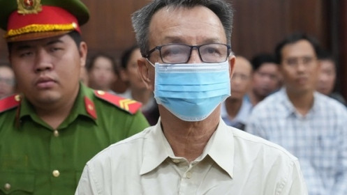 Cựu tổng biên tập Nguyễn Công Khế bị tuyên phạt 8 năm tù