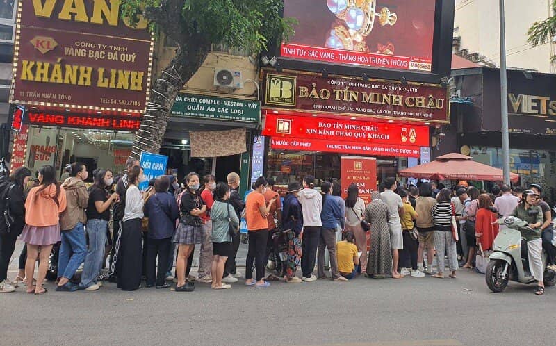 Giá vàng chiều 29/10: Bất ngờ đảo chiều, cửa hàng vàng ra thông báo mới khiến nhiều người đứng ngồi không yên
