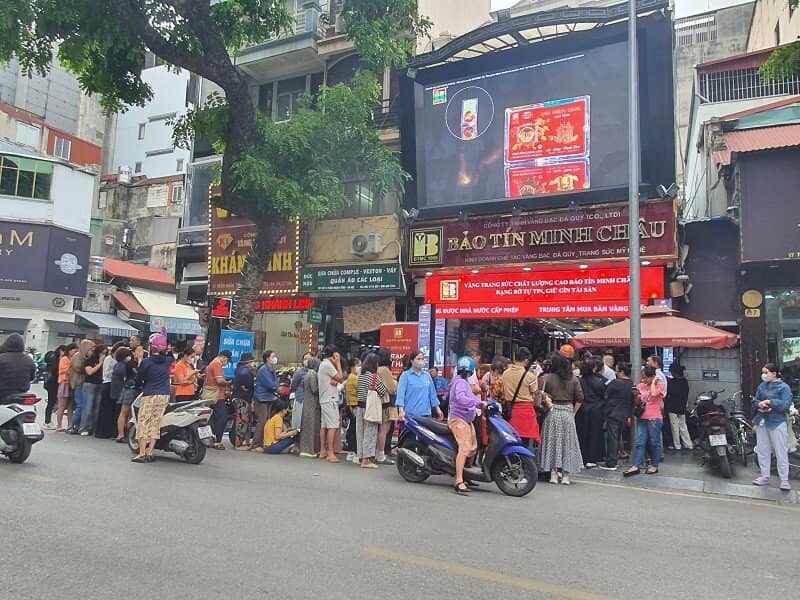 Giá vàng chiều 29/10: Bất ngờ đảo chiều, cửa hàng vàng ra thông báo mới khiến nhiều người đứng ngồi không yên