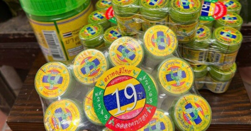 Người tiêu dùng Việt sốc khi biết tin dầu hít mũi "quốc dân" của Thái Lan bị nhiễm khuẩn