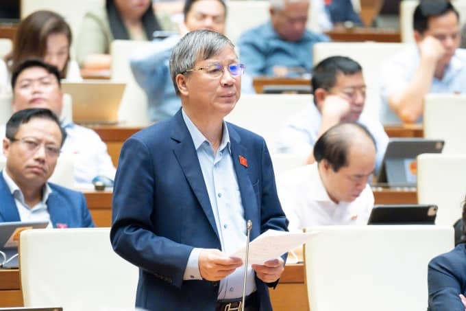 'Phát triển cao tốc trên cao và tuyến ven biển để ứng phó biến đổi khí hậu'