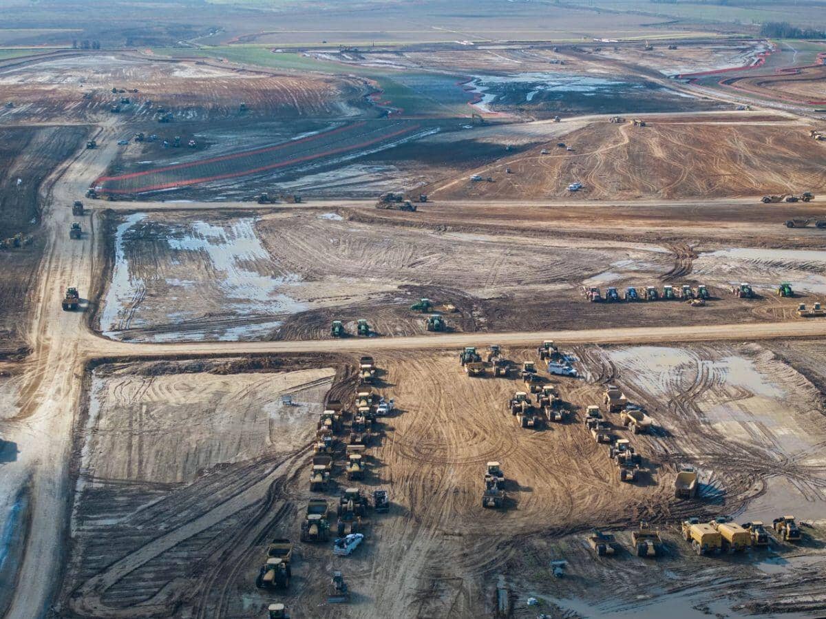 Các ông lớn công nghệ chi cho AI nhiều chưa từng thấy, không ai muốn tụt lại phía sau