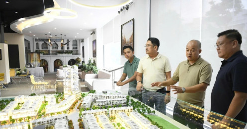 Giao dịch chung cư, nhà riêng lẻ giảm mạnh nhưng giá vẫn tăng cao