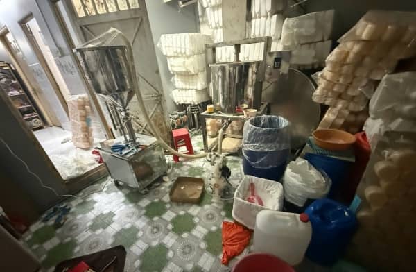 Triệt phá đường dây sản xuất, buôn bán hàng ngàn mỹ phẩm giả