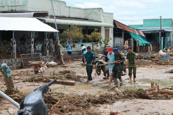Hồ trên núi bị vỡ chứa 900.000 m3 nước chưa có giấy phép xây dựng