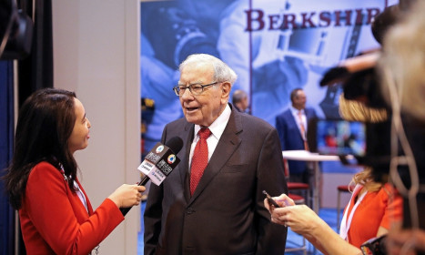 Tiền mặt của công ty Warren Buffett lại lên kỷ lục