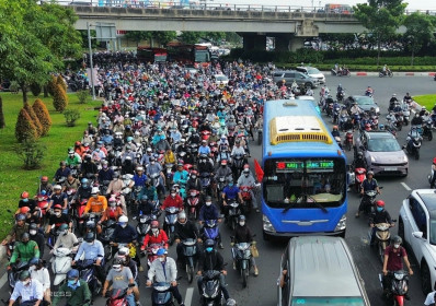 Xe máy chạy xăng sẽ được cải tạo sang điện thế nào?