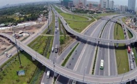 Đầu tư công là lực đẩy tổng cầu quan trọng, nhưng cần chú ý rủi ro tiềm ẩn