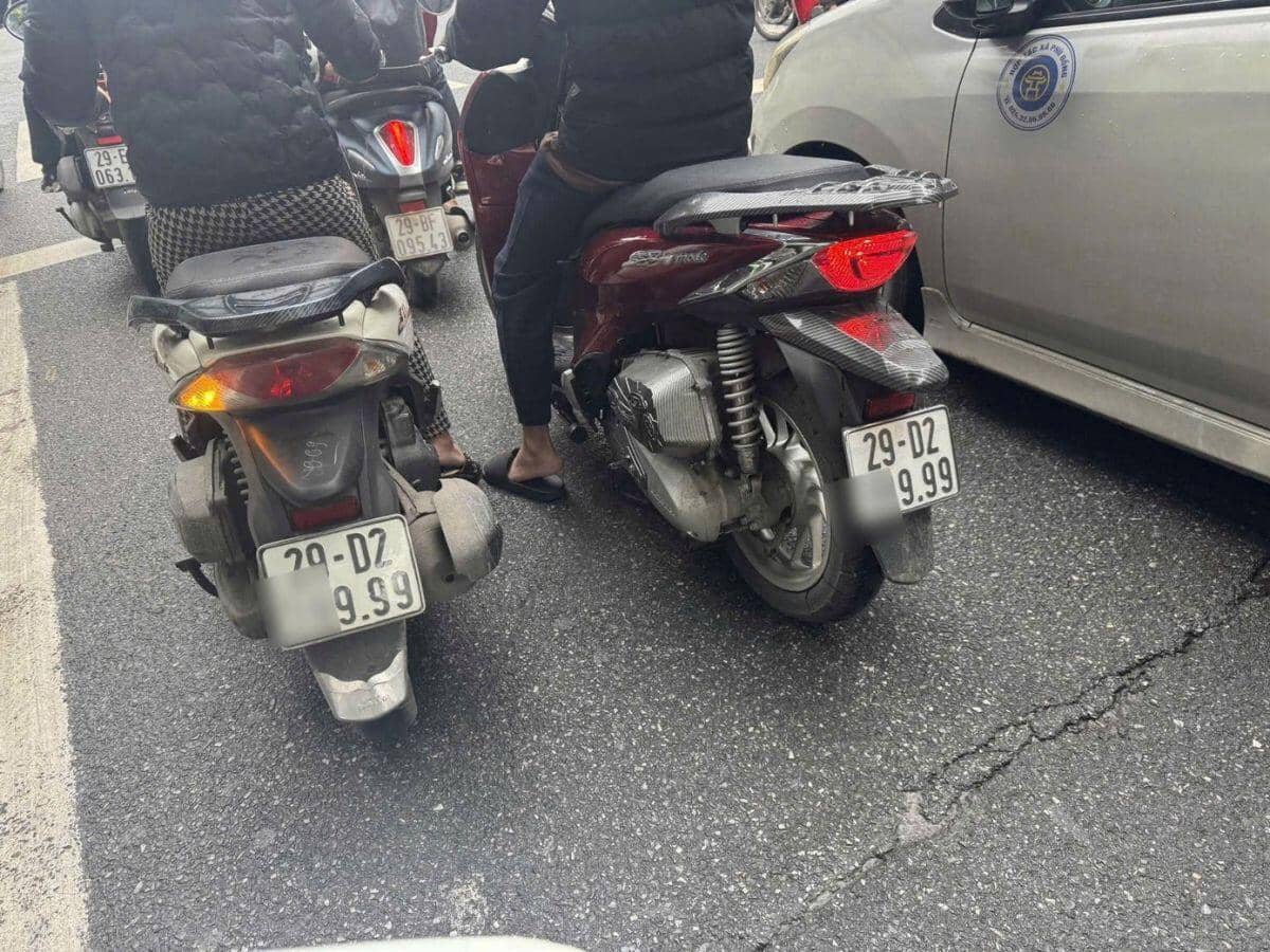 Xử lý người phụ nữ tự mua biển số '9999' lắp vào xe máy để lưu thông