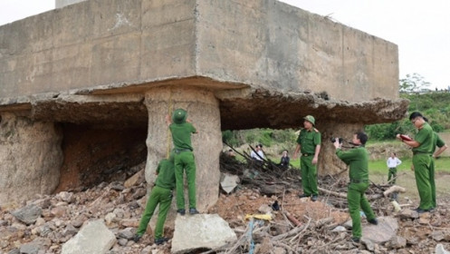 Công an tỉnh Phú Thọ điều tra vụ cầu Sông Lô trơ lõi thép