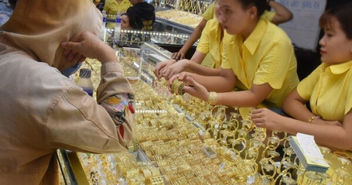 Giá vàng hôm nay 5-11: "Bốc hơi" rất mạnh