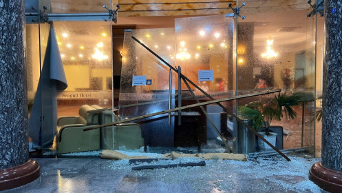 Bão Kalmaegi quần thảo trong đất liền, hàng trăm cuộc gọi cầu cứu