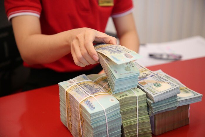 Nhiều ngân hàng âm thầm tăng lãi suất gửi tiết kiệm