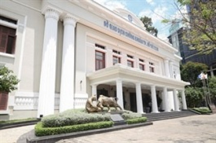 HOSE tháng 10: Hoạt động niêm yết tạo điểm nhấn giữa lúc thị trường khó khăn